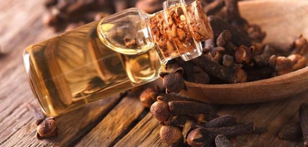 طريقة تصنيع زيت القرنفل في المنزل وفوائده الصحية